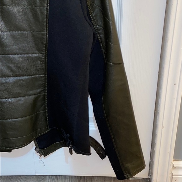 GUESS - Picture 8 of 13